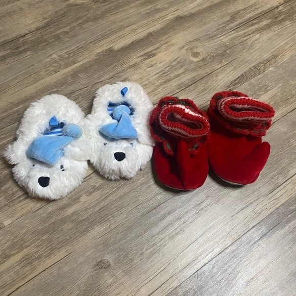 Christmas Baby Toddler Size 4 Holiday Slippers - Picture 1 of 4